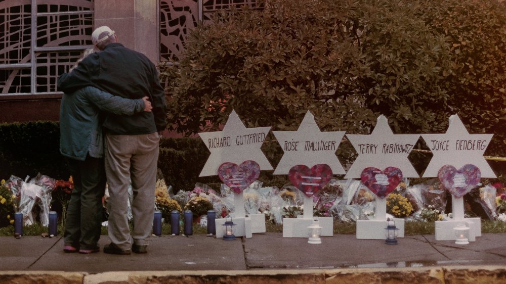 Giáo Đường Cây Sự Sống - A Tree Of Life: The Pittsburgh Synagogue Shooting