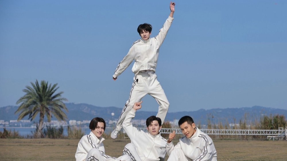 Tôi Không Nghĩ Về Bất Cứ Điều Gì Khi Tôi Chạy - Running Like A Shooting Star