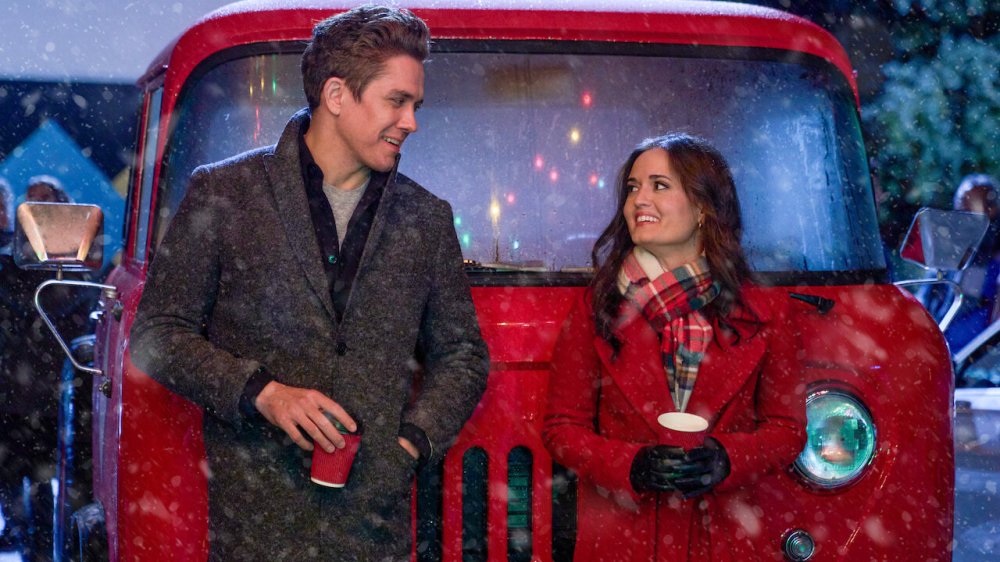 Giáng Sinh Ở Rạp Chiếu Bóng Ngoài Trời - Christmas At The Drive-In