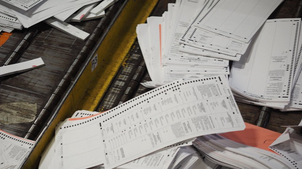 Chuỗi Tấn Công: Chiến Tranh Mạng Trong Bầu Cử Hoa Kỳ - Kill Chain: The Cyber War On America's Elections
