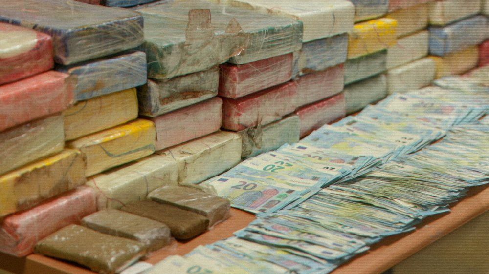 La Línea: Lằn Ranh Luật Pháp - La Línea: Shadow Of Narco