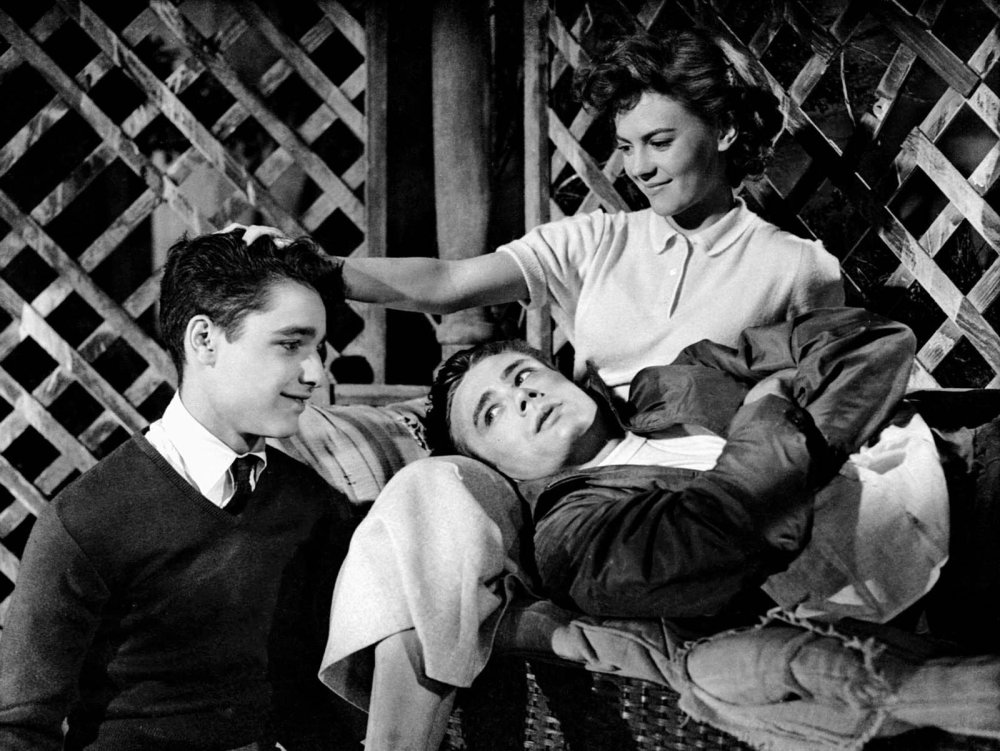 Nổi Loạn Vô Cớ - Rebel Without A Cause