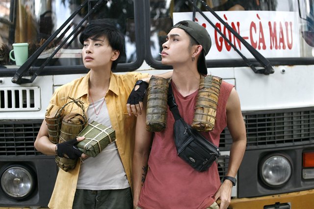 Về Quê Ăn Tết - Going Home For Tet